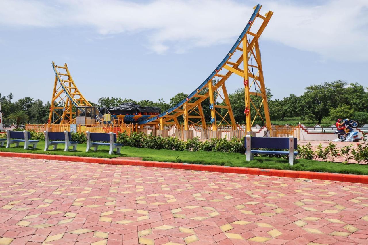 Capital O 49279 Chhab Chhaba Chhab Water Fun Park & Resort Damka Kültér fotó